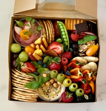Load image into Gallery viewer, Vegan &amp; Vegetarian Box
